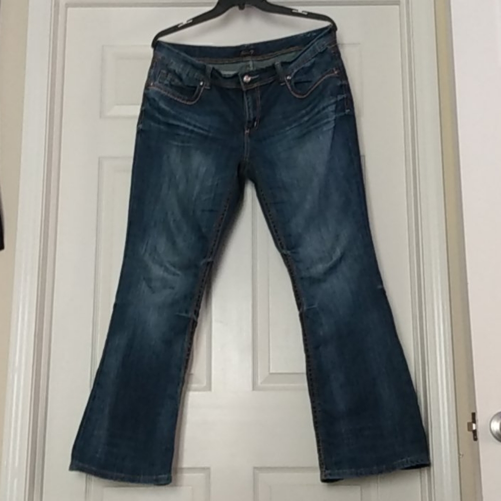 Spring Cleaning 💮 Thick Stitch Distressed Jeans